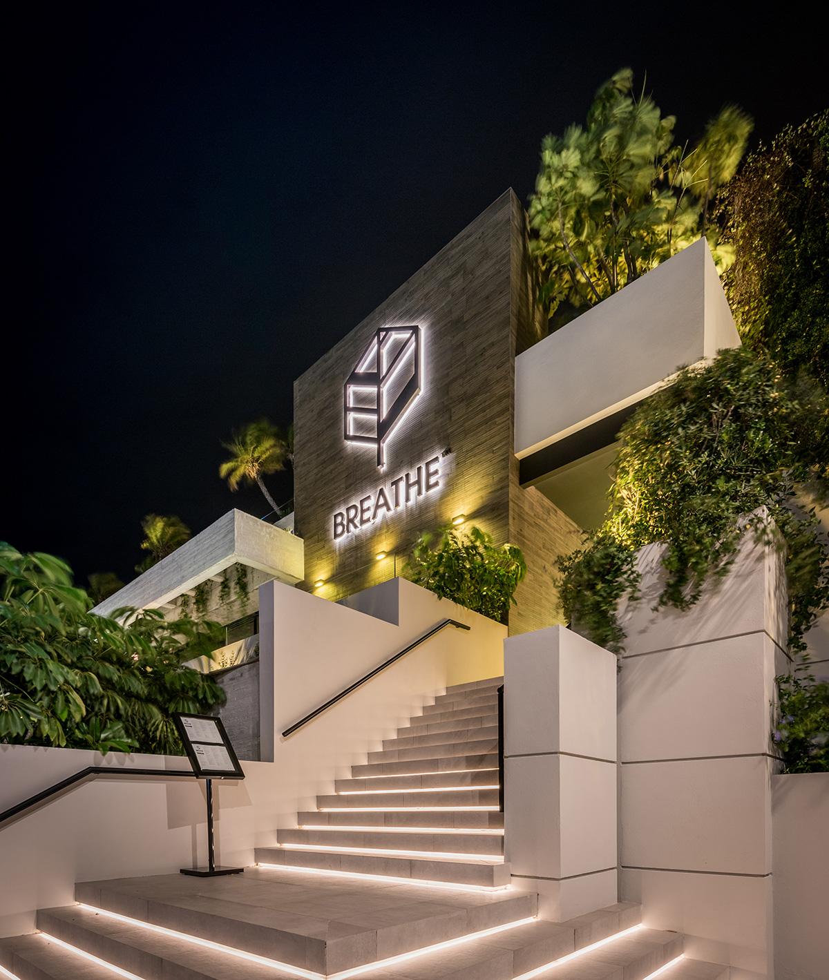 The beautiful façade of Marbella’s popular healthy restaurant & gastro bar, architecture by González & Jacobson
