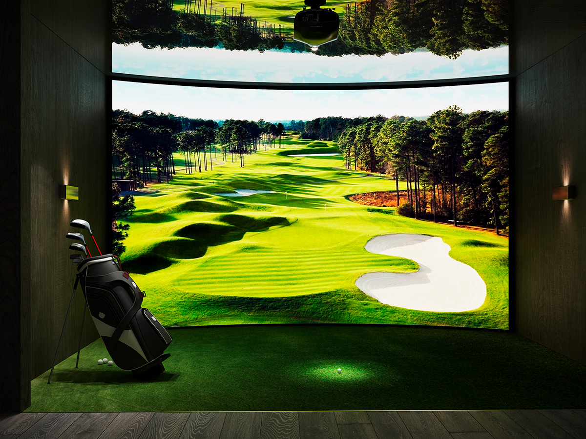 Something for golf fans: a state-of-the-art golf simulator