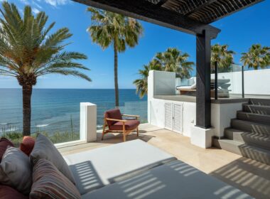 Orquidea 22, 4-bedroom seafront Penthouse, Marina Puente Romano, Marbella.
