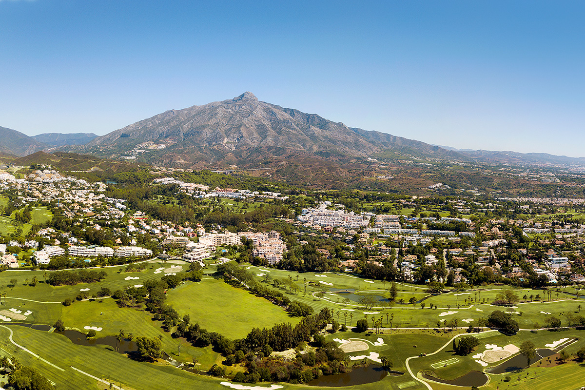 Golf Valley in Nueva Andalucia with the Concha mountain int he background